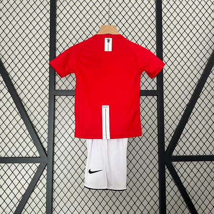 Equipación infantil del Manchester United 24/25