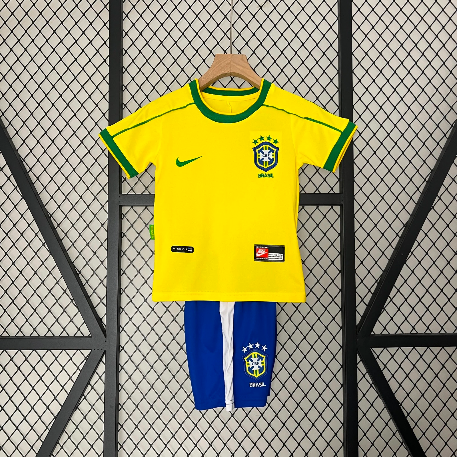 Conjunto infantil 24/25 Brasil