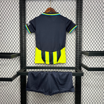 Equipación infantil del Manchester City para la temporada 24/25